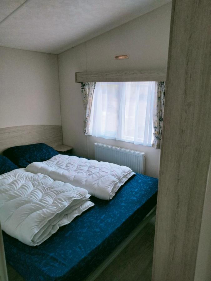 Bj Chalets - De Rug 1 - Vakantiepark Lauwersoog - Luxe Chalet Met Vaatwasser! Vroege Incheck! Bagian luar foto