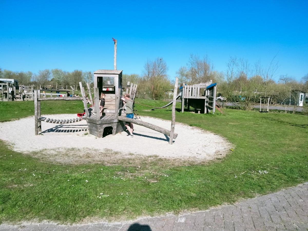 Bj Chalets - De Rug 1 - Vakantiepark Lauwersoog - Luxe Chalet Met Vaatwasser! Vroege Incheck! Bagian luar foto