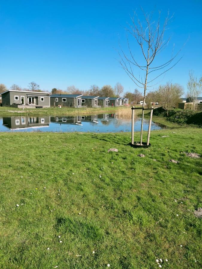 Bj Chalets - De Rug 1 - Vakantiepark Lauwersoog - Luxe Chalet Met Vaatwasser! Vroege Incheck! Bagian luar foto