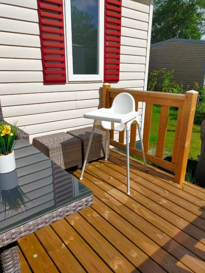 Bj Chalets - De Rug 1 - Vakantiepark Lauwersoog - Luxe Chalet Met Vaatwasser! Vroege Incheck! Bagian luar foto